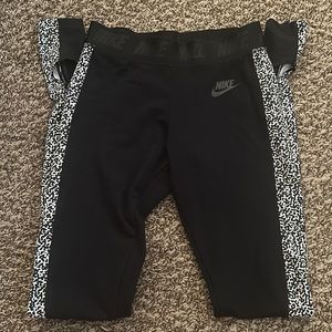 Nike Mid Rise Stirrup Leggings 25” Size XS